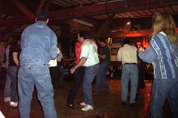 DAV-Hall-20020413_0050@