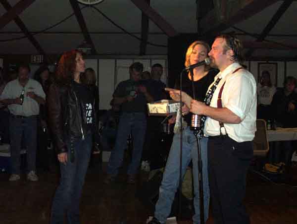 DAV-Hall-20020413_0053@