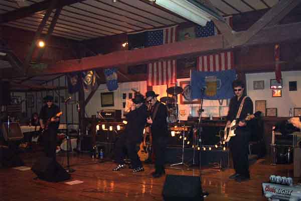 DAV-Hall-20020413_0027@