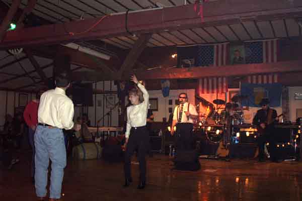 DAV-Hall-20020413_0030@