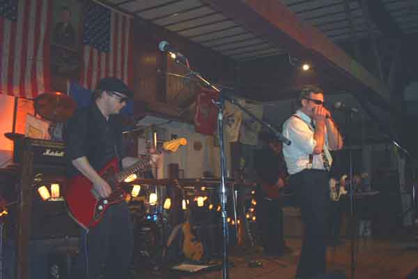 DAV-Hall-20020413_0031@