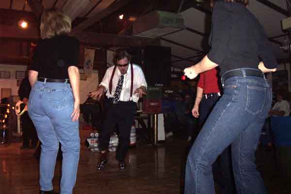 DAV-Hall-20020413_0033@