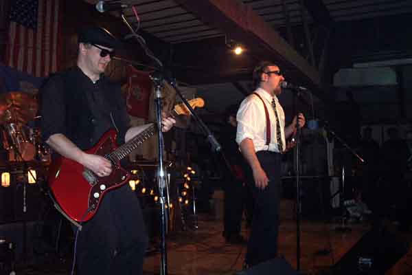 DAV-Hall-20020413_0038@