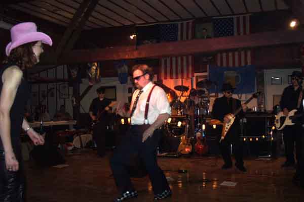 DAV-Hall-20020413_0041@