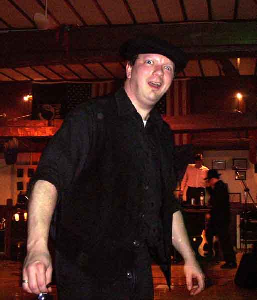 DAV-Hall-20020413_0051@